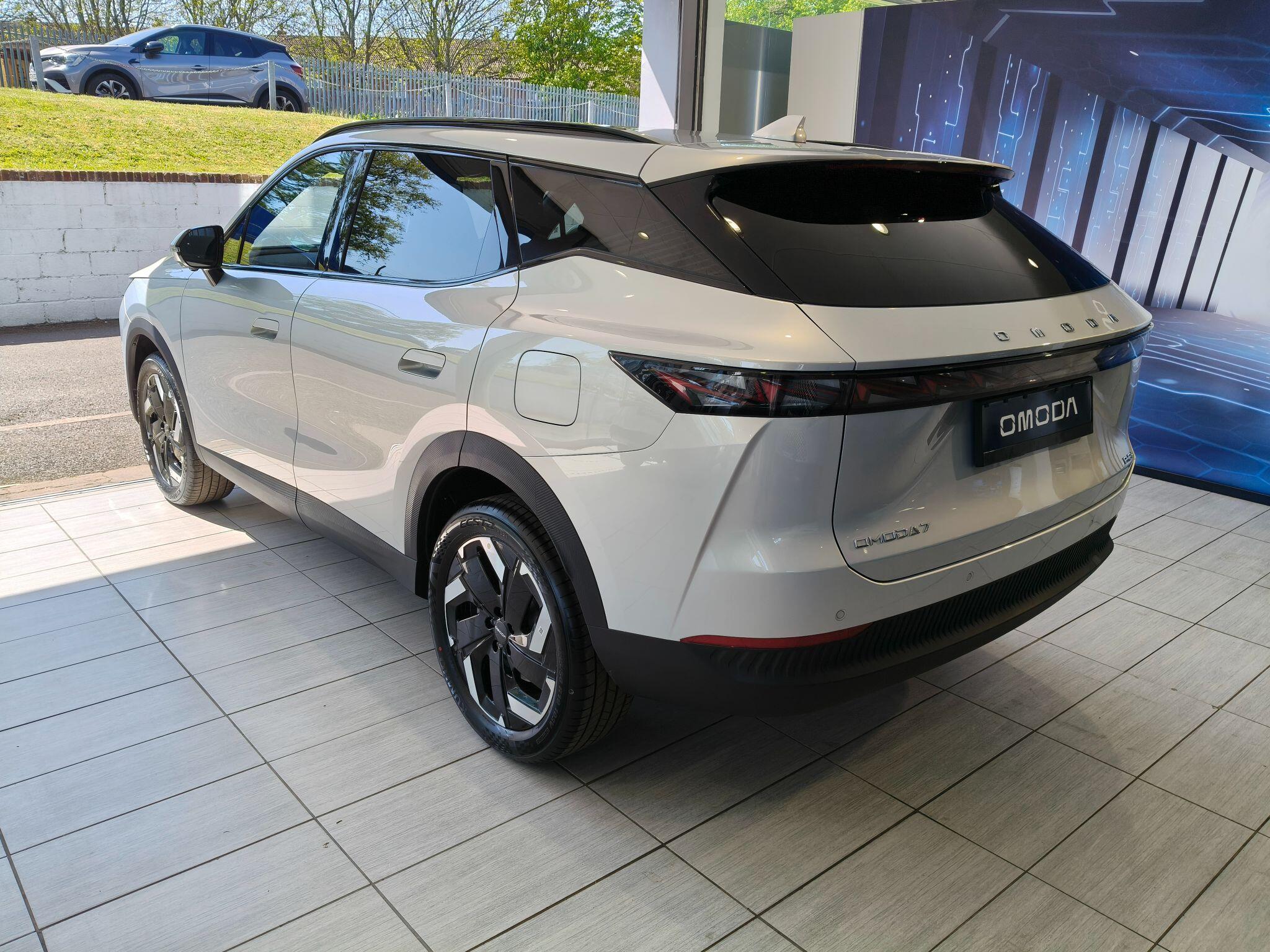 Large vehicle image